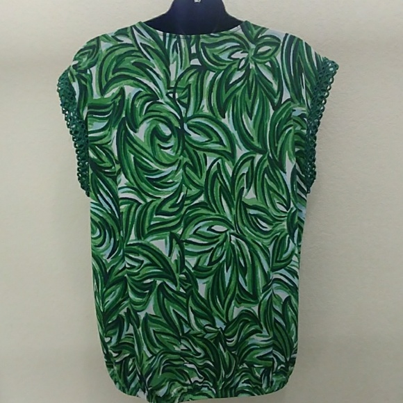 New Directions Petite Sleevless Top with Lace - Picture 4 of 8